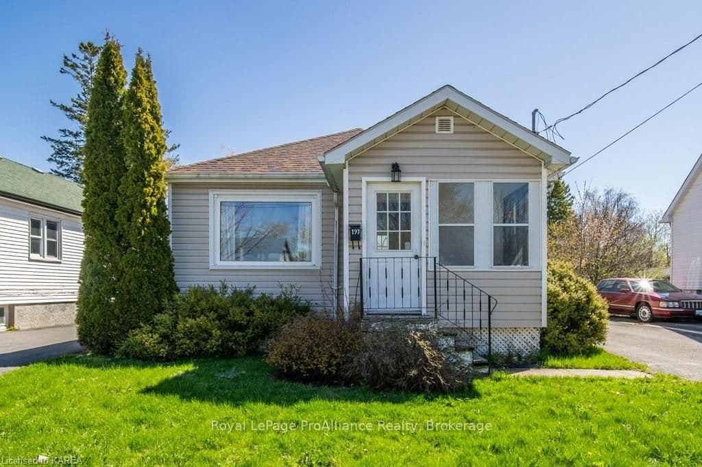 197 KINGSCOURT Avenue photo 2