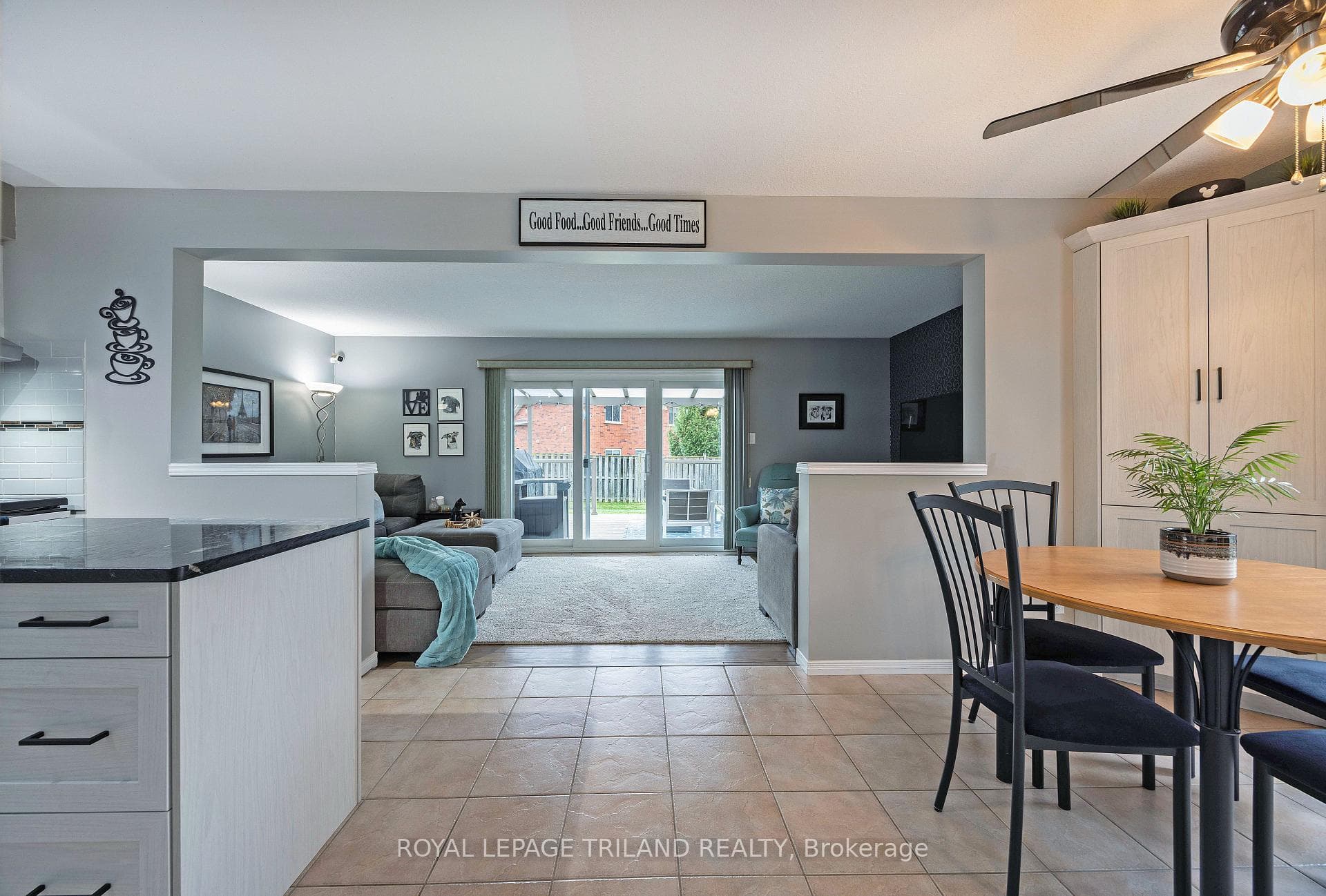 875 Fieldgate Circle photo 4