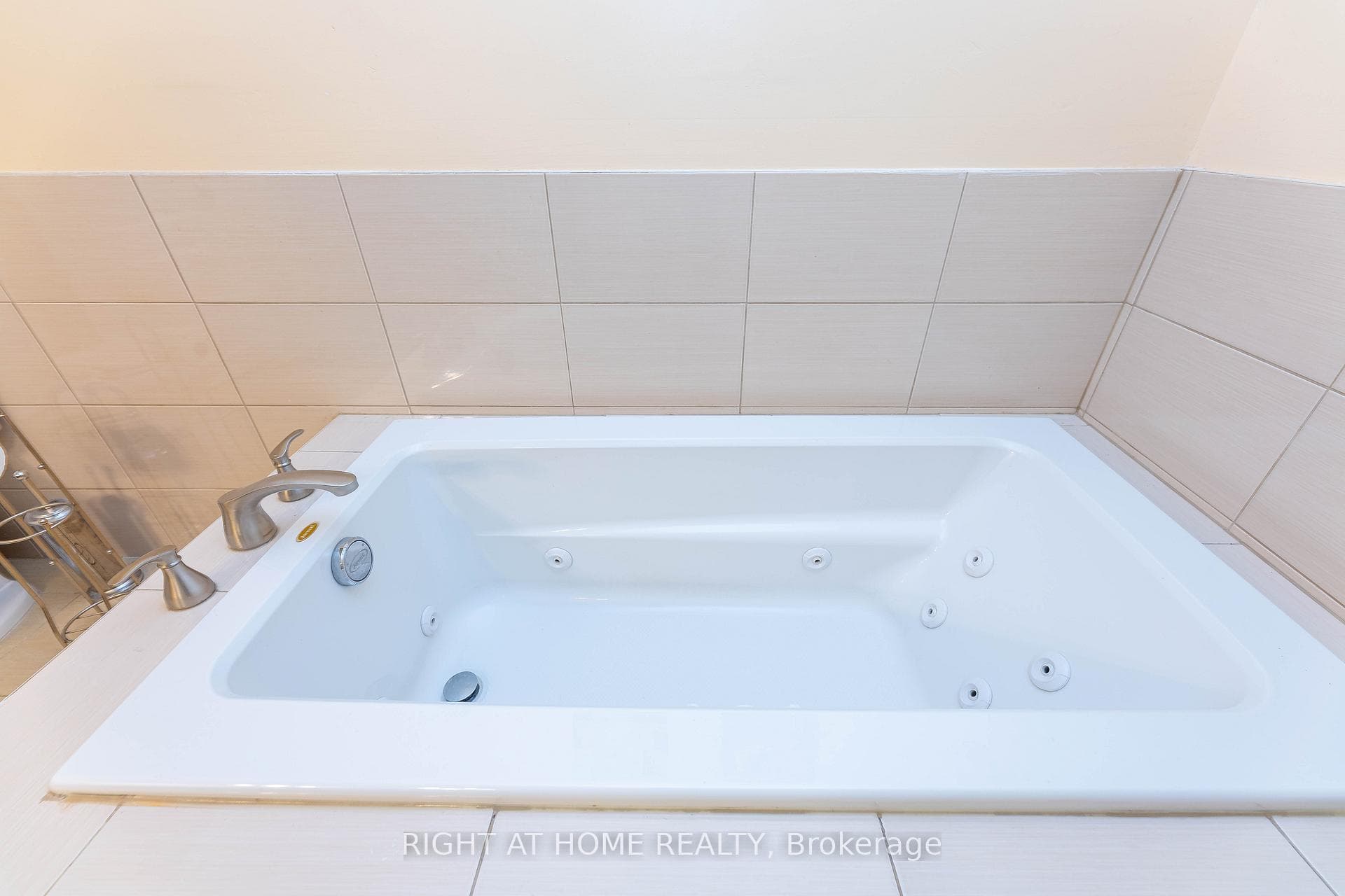 37 Cheeseman Drive photo 33