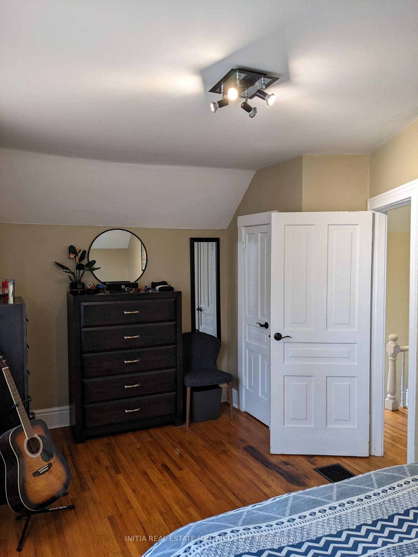 796 William Street photo 17