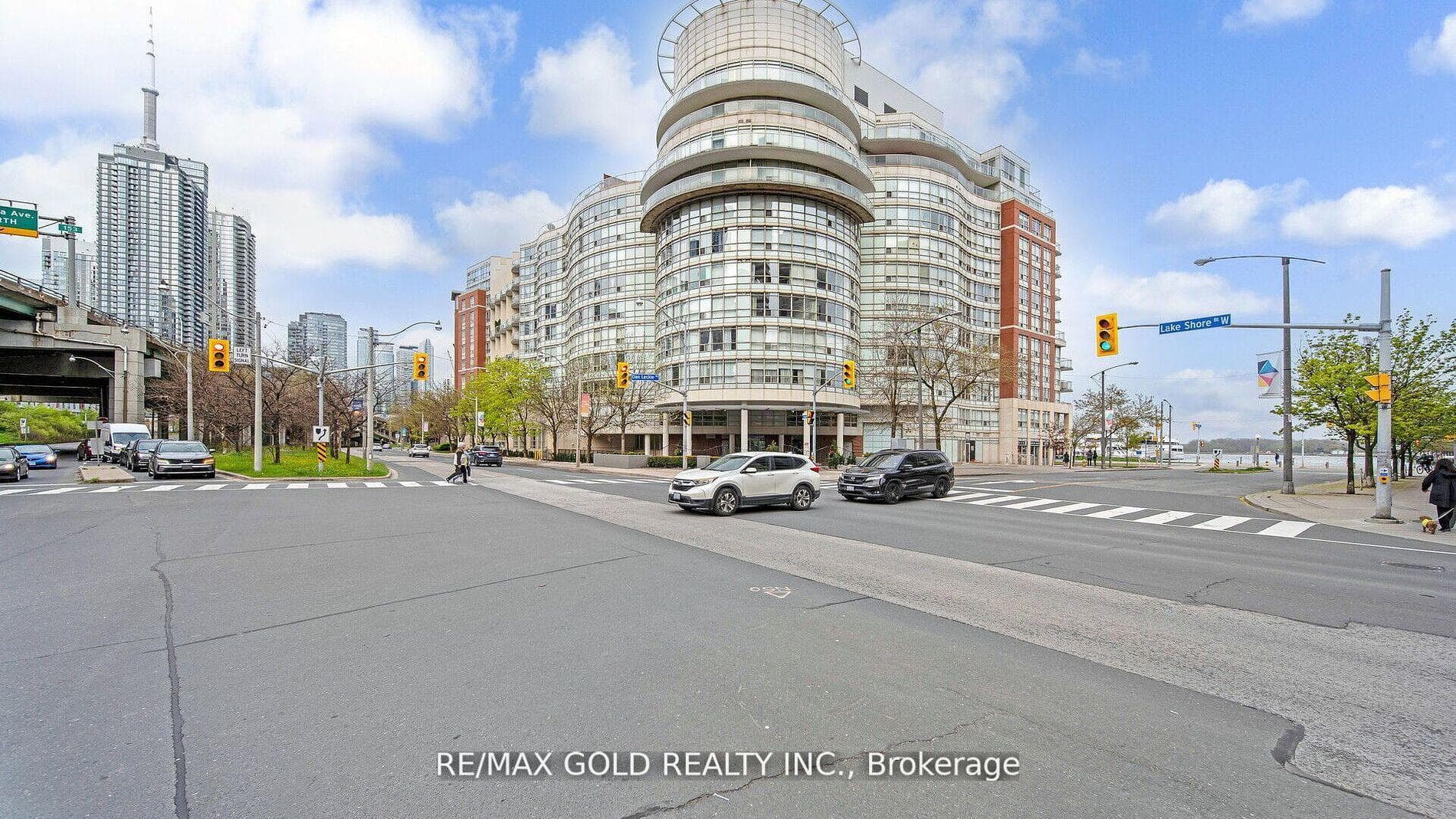 550 Queens Quay Unit 509 photo 1