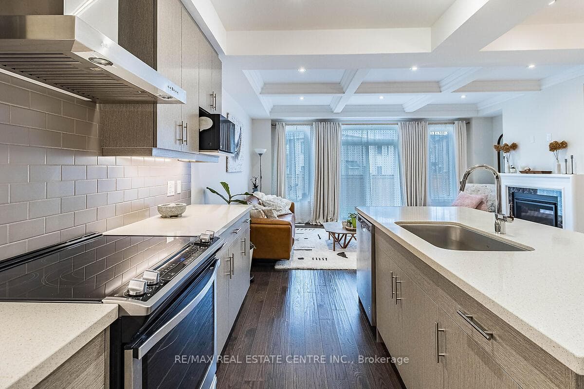 45 Christine Elliott Avenue photo 17