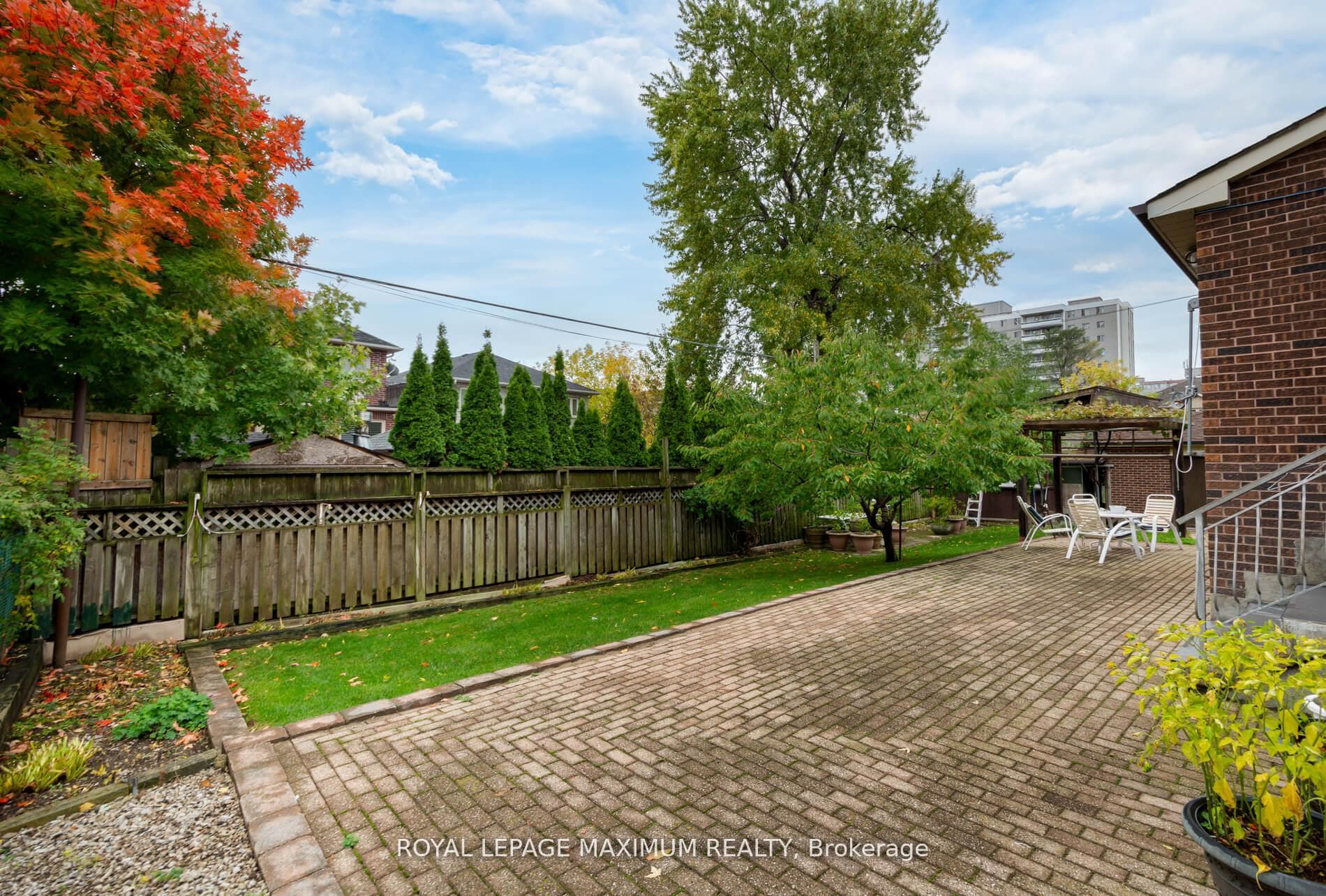 Huge 1/4 Acre Lot