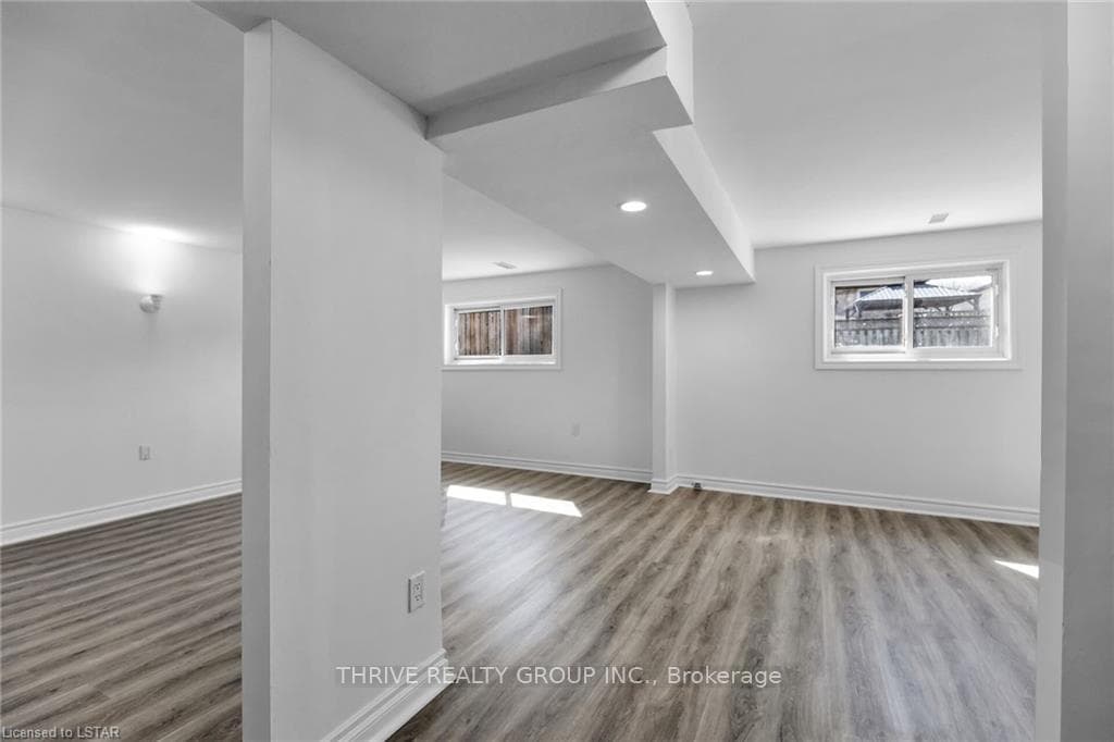 371 ADMIRAL Drive photo 21