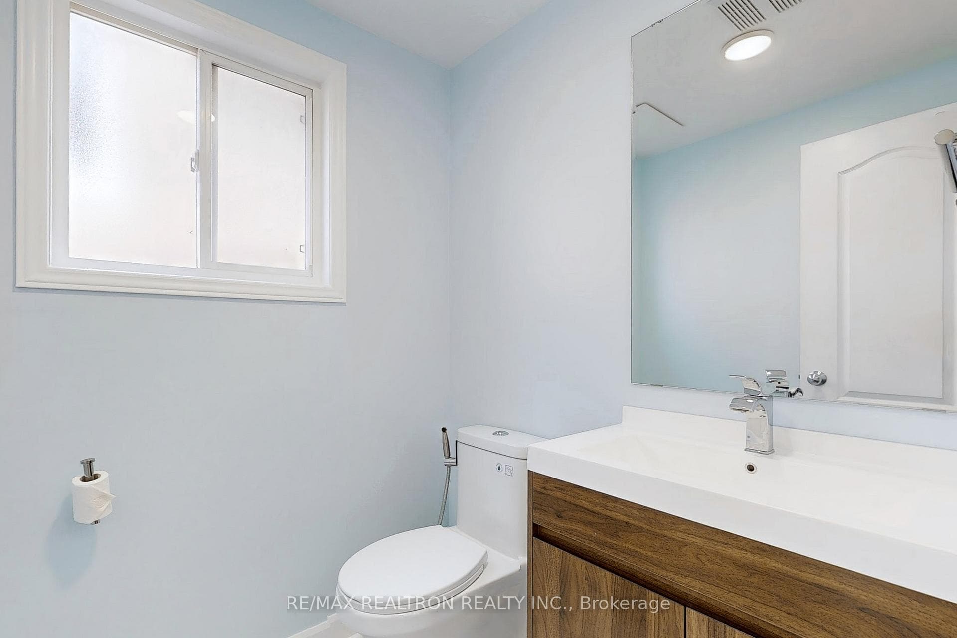 211 Red Maple Road photo 37