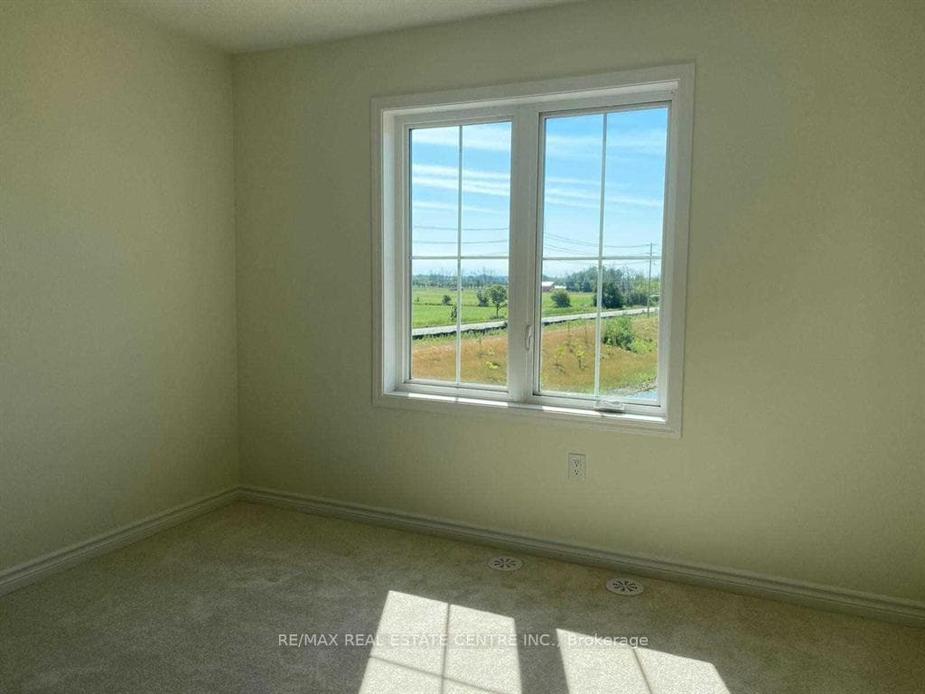 984 Balsam Court photo 17