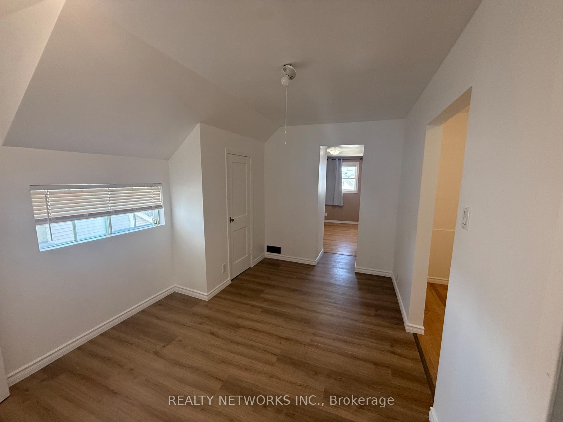 221 Commercial Avenue photo 8