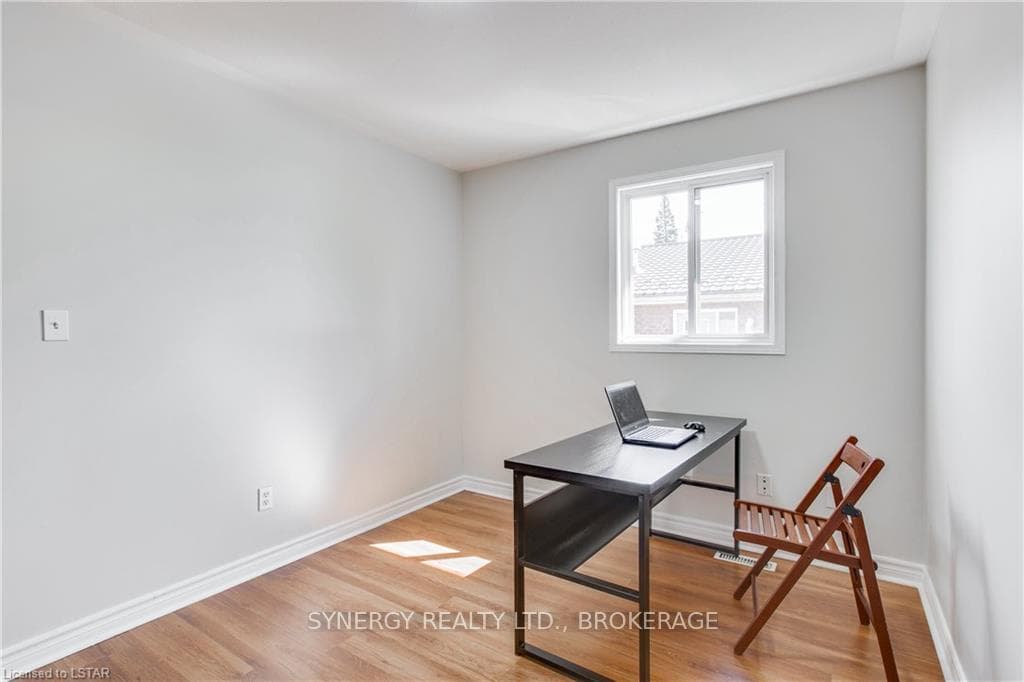 252 QUEEN Street photo 23