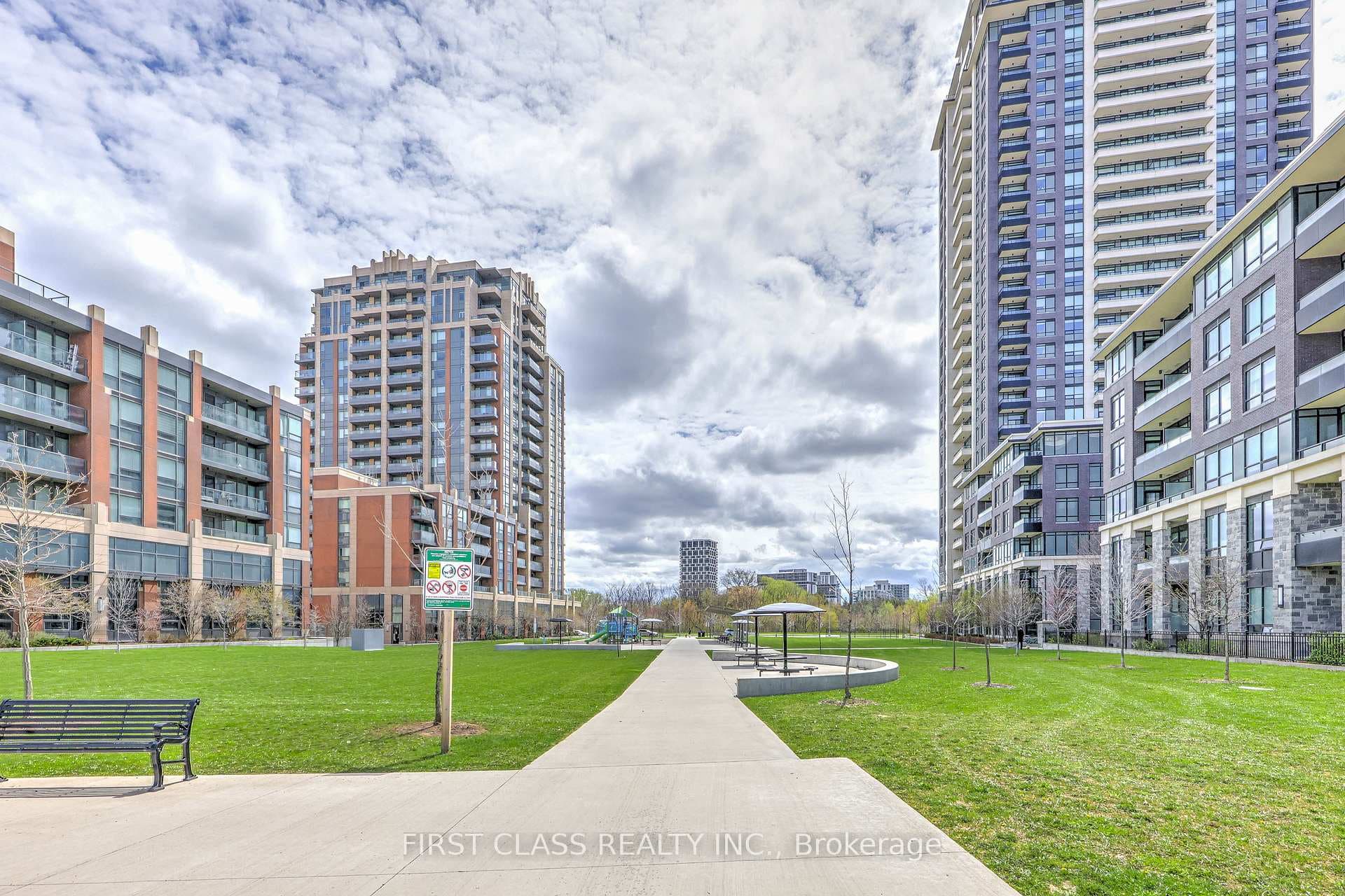 28 Uptown Drive Unit 610 photo 35
