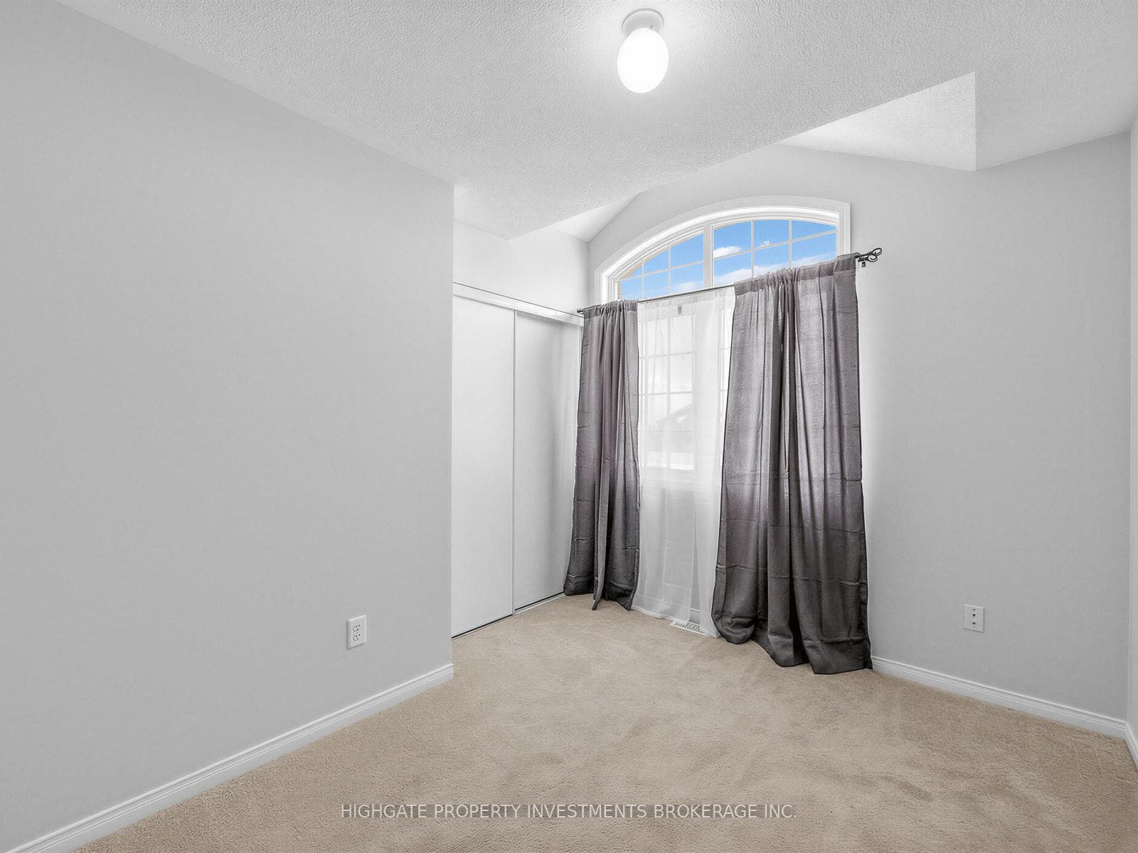 55 Todhunter Crescent photo 27