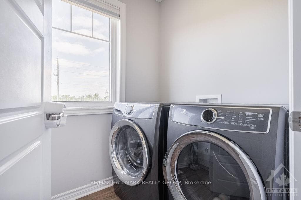 3585 RIVER RUN Avenue photo 23