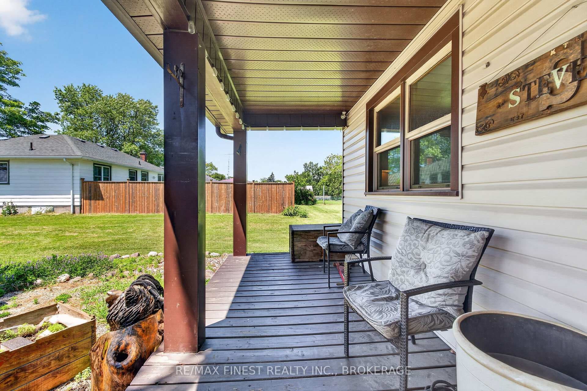 2270 MCIVOR Road photo 8