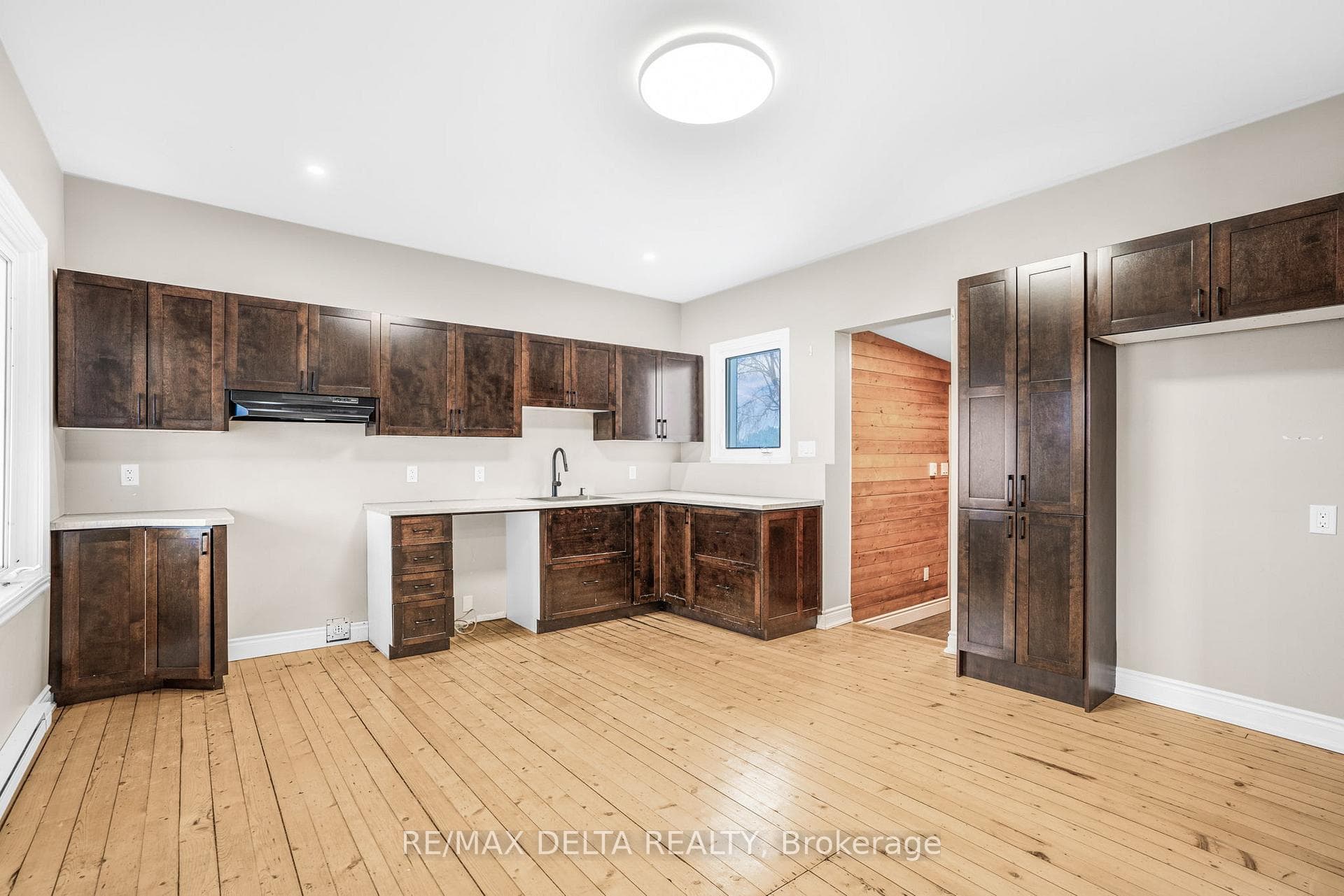 Main floor unit