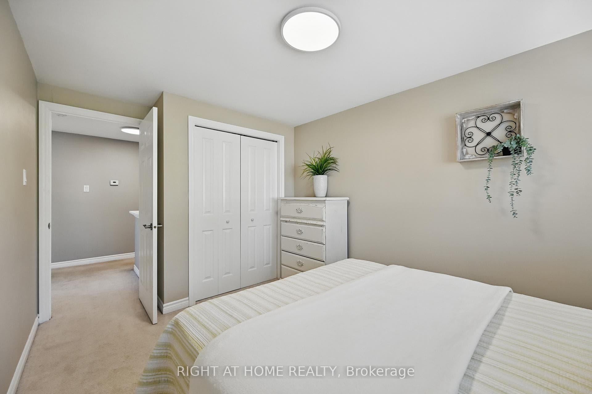 3379 Lansdown Drive photo 26