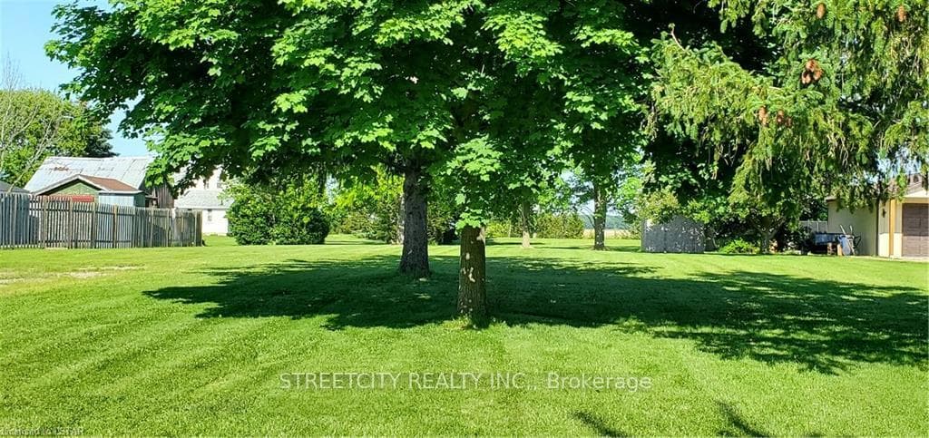 3126 Queen Street photo 2