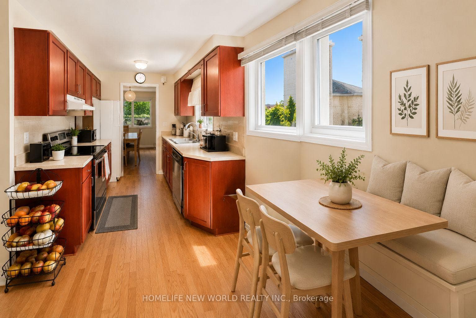 458 Appledore Crescent Unit Upper photo 7