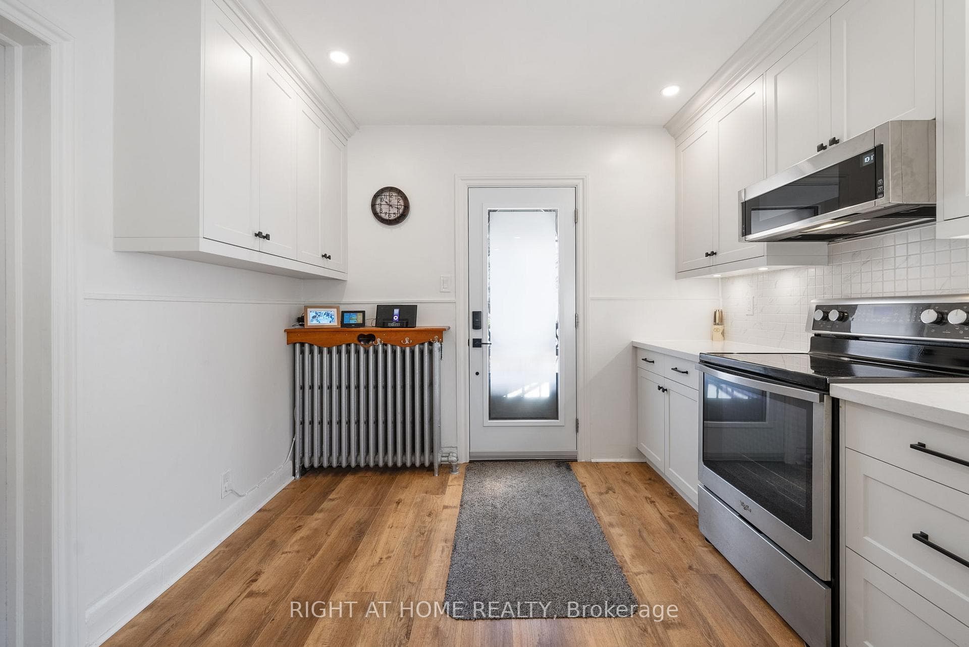 739 Albert Street photo 10