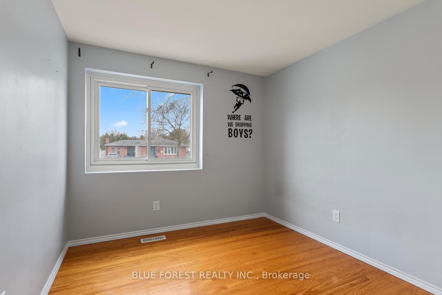 1001 Osgoode Drive photo 17