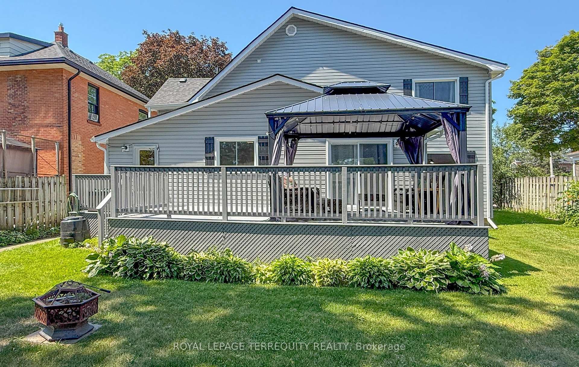 24 Simcoe Street photo 29