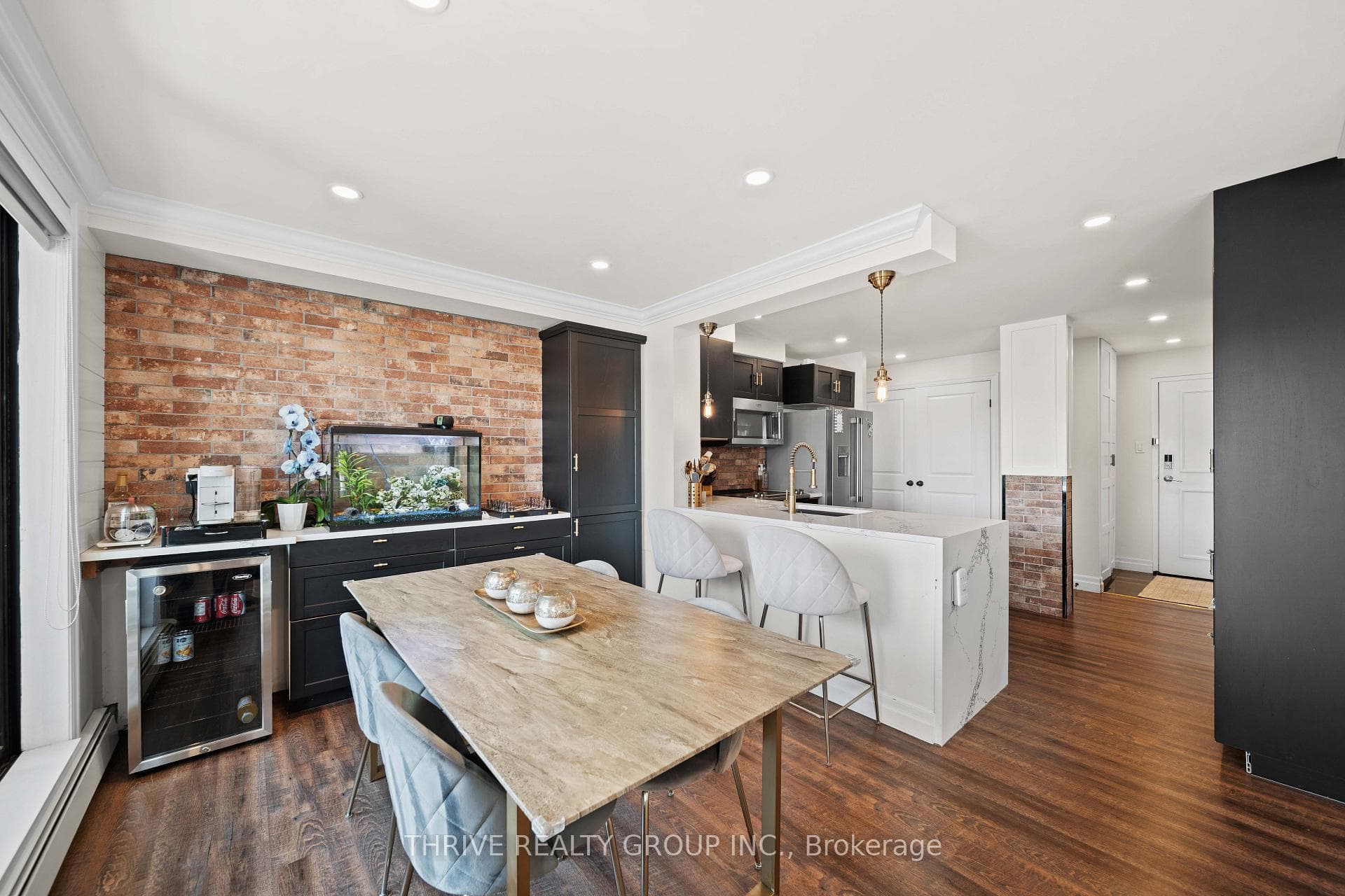 1255 Commissioners Road Unit 408 photo 1