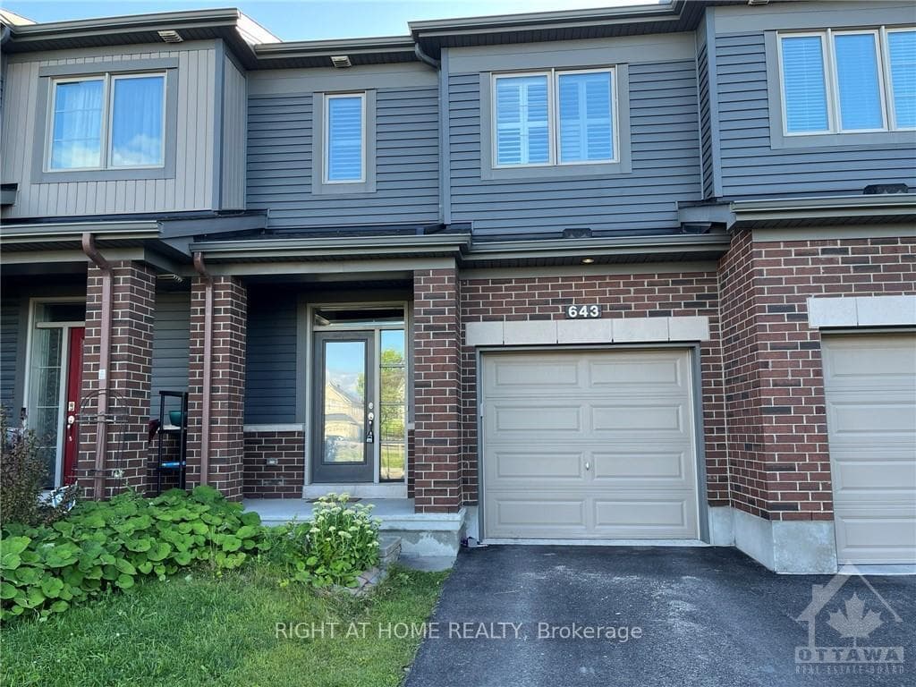 643 LAURALEAF Crescent photo 2