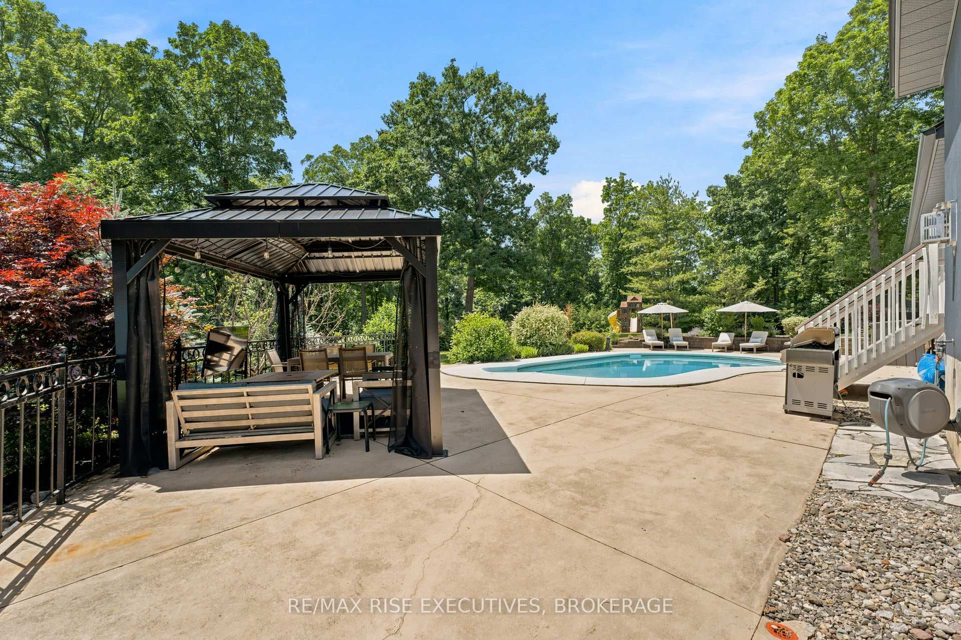 648 Woodland Place photo 46
