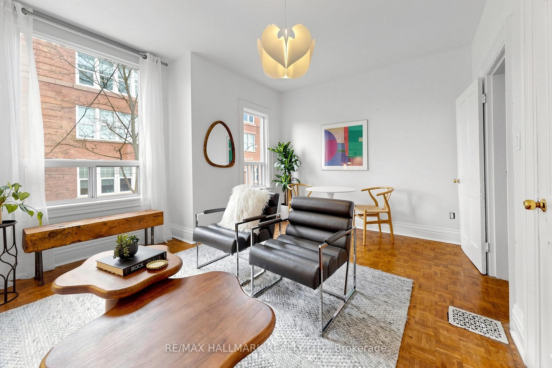 80 Manning Avenue photo 4