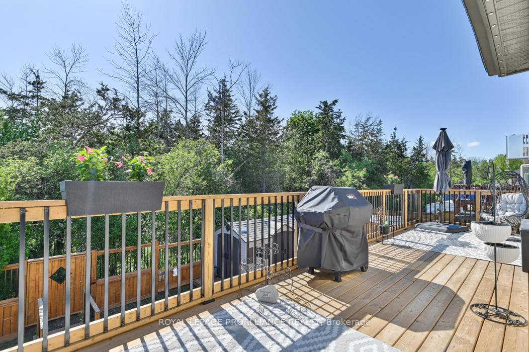56 Redwood Drive photo 32