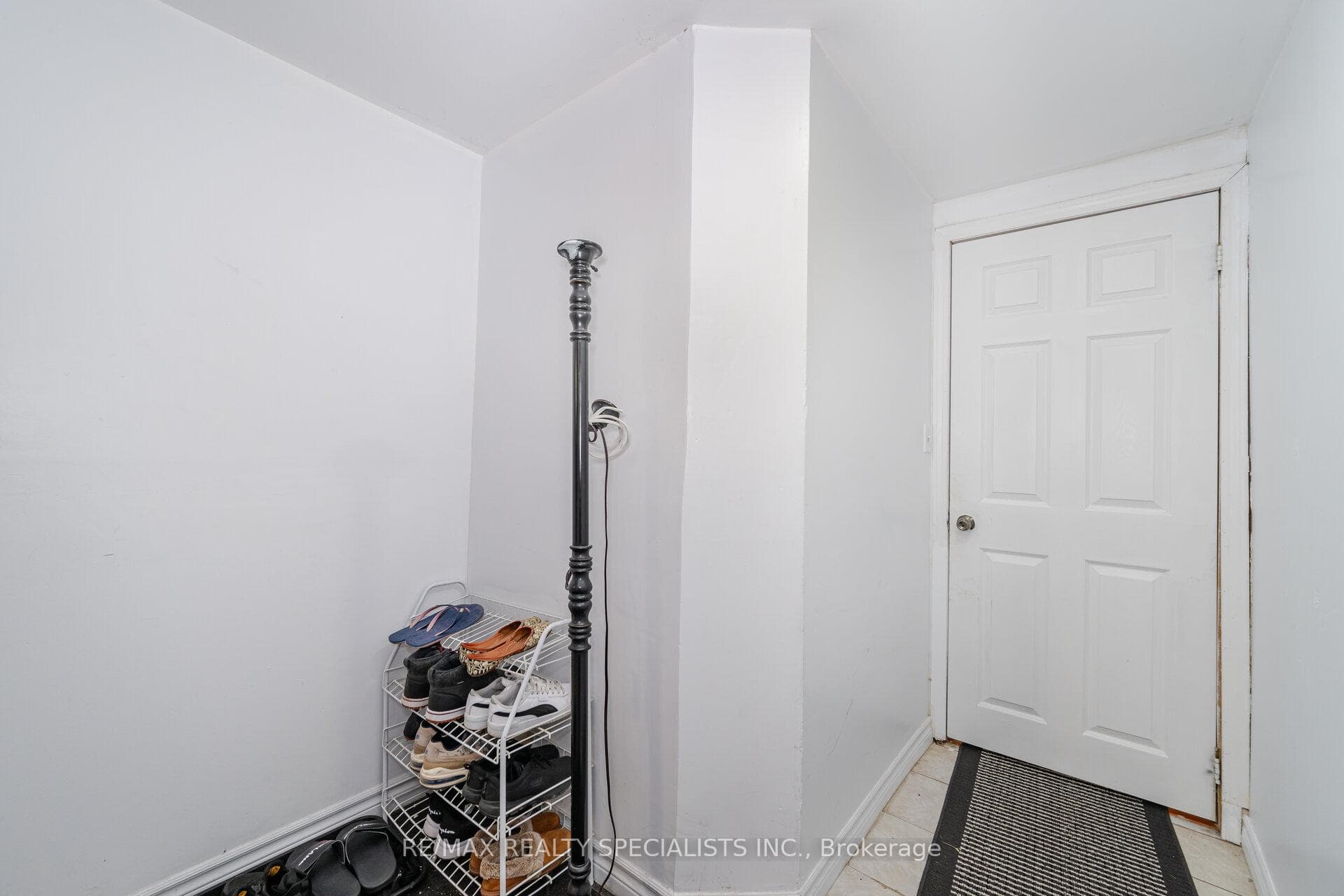 7300 Vernor Drive photo 24