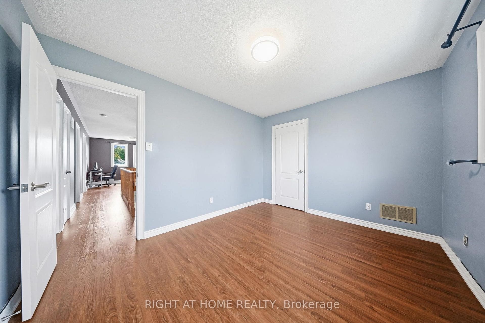 29 Sunforest Drive photo 39