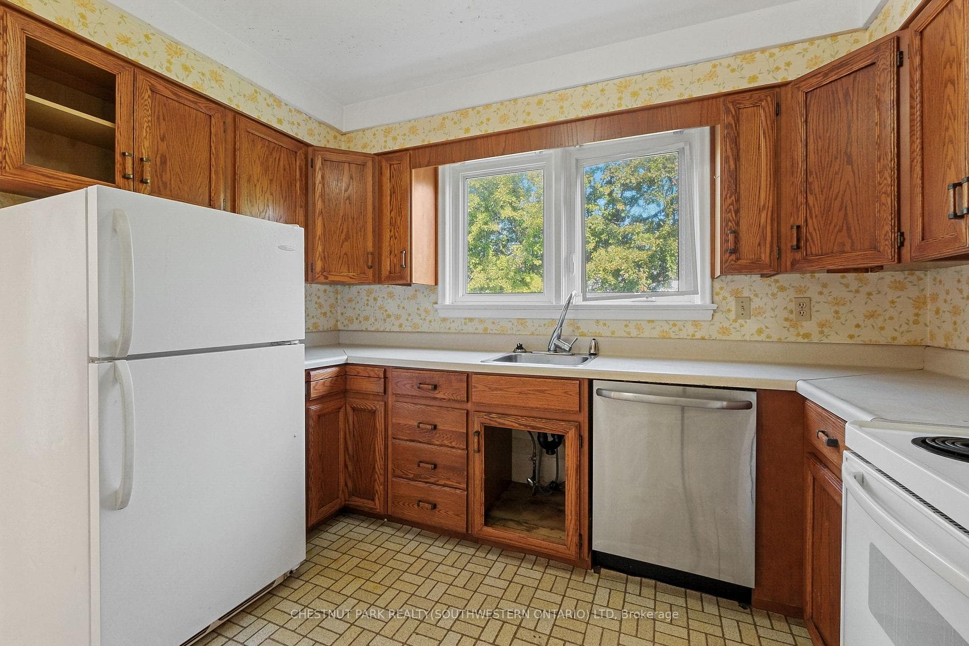 809 Smyth Road photo 13