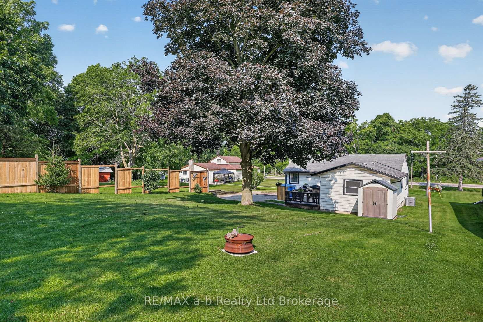 584112 BEACHVILLE Road photo 12