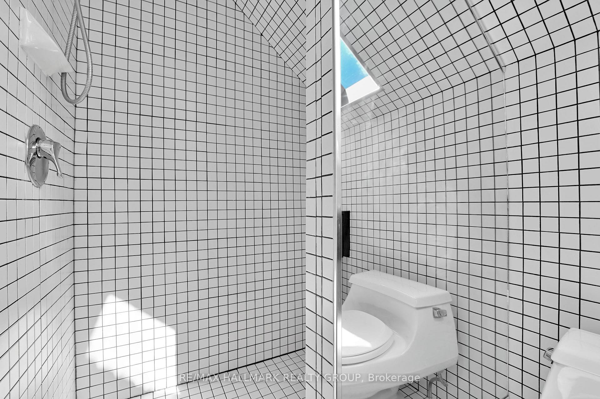 2nd floor - Bathroom 3 piece