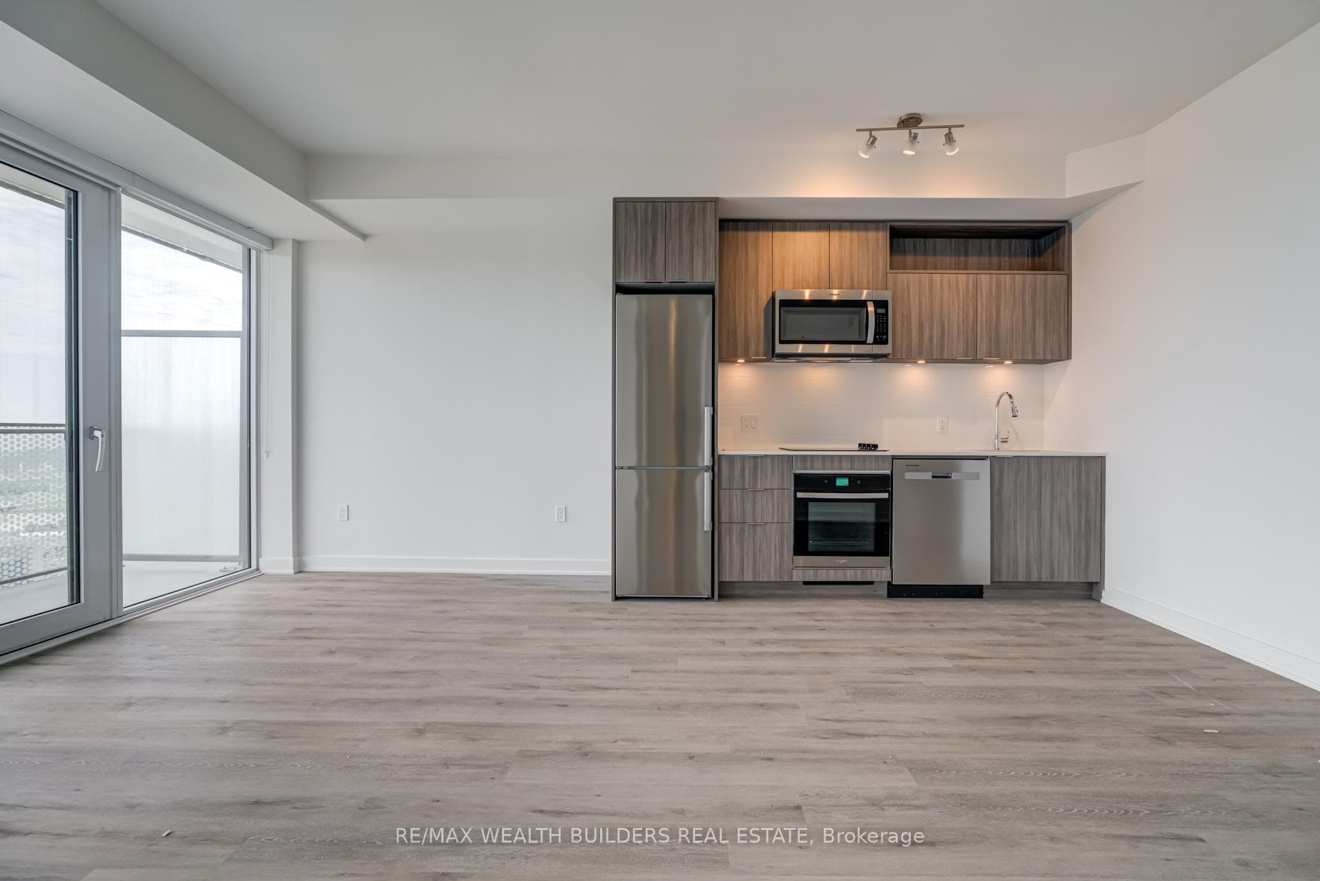 70 Princess Street Unit 2702 E photo 8