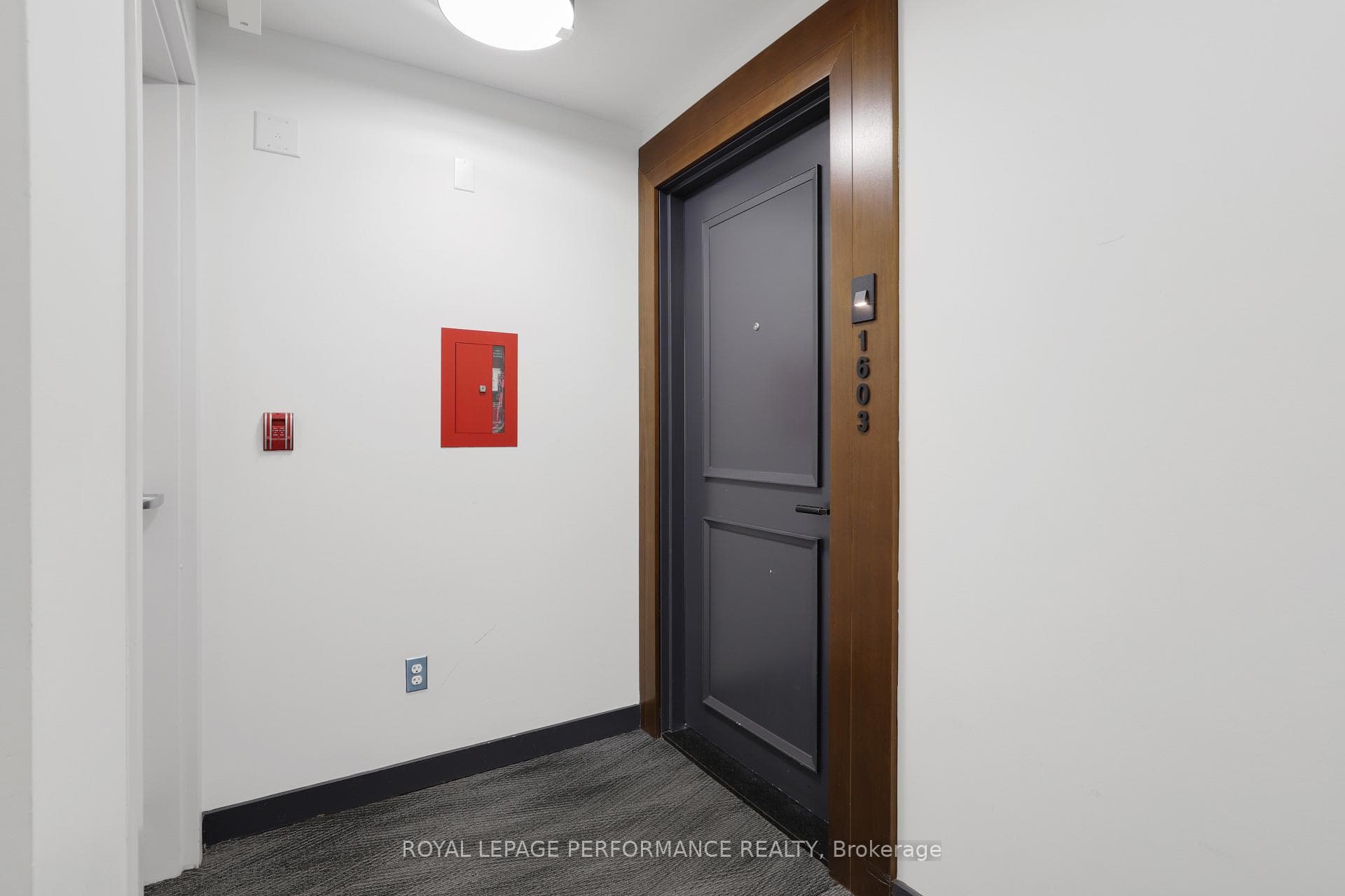255 Bay Street Unit 1603 photo 3