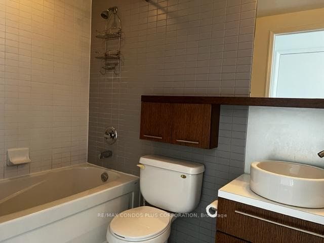 21 Carlton Street Unit 2208 photo 2