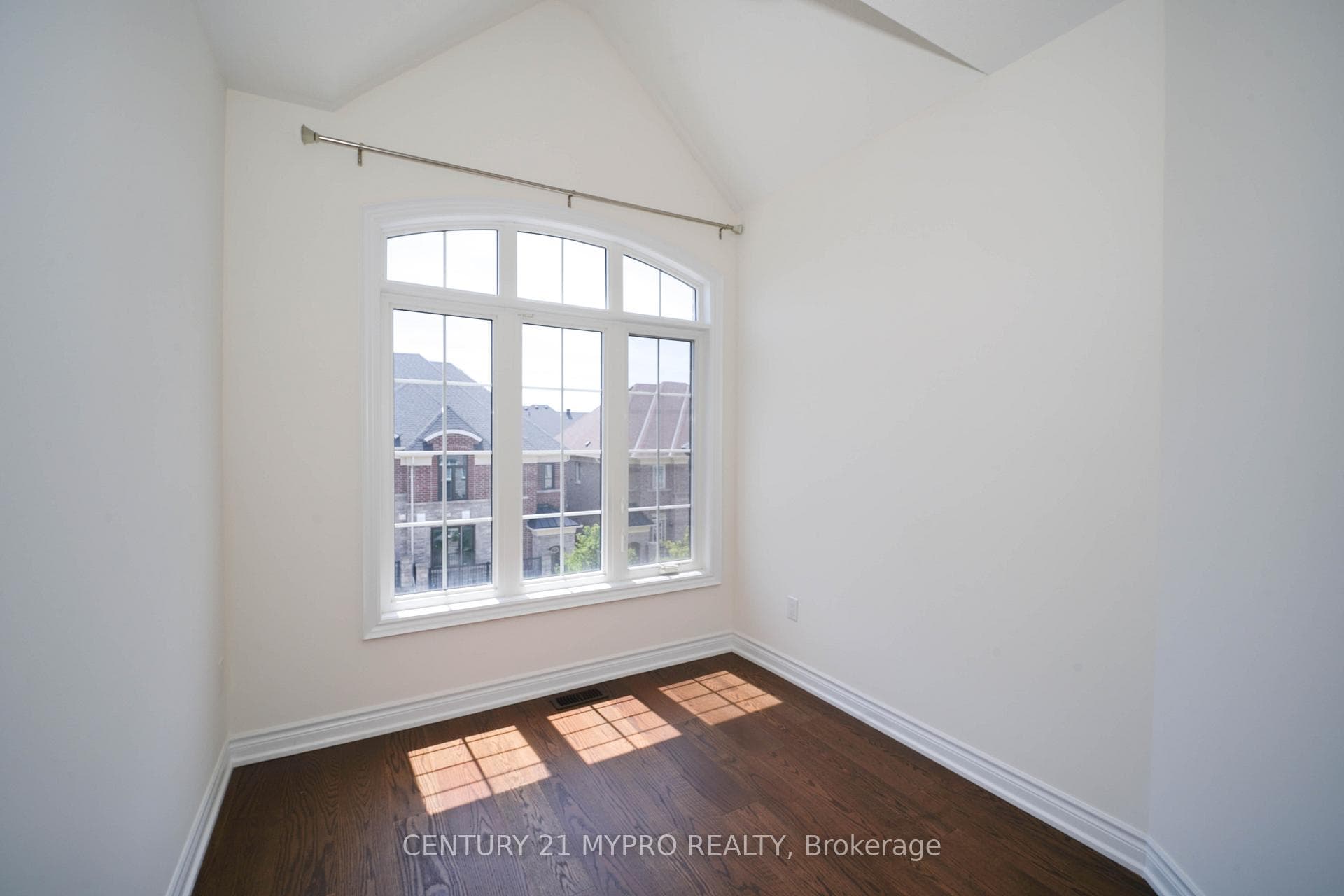24 Royal Aberdeen Road photo 26