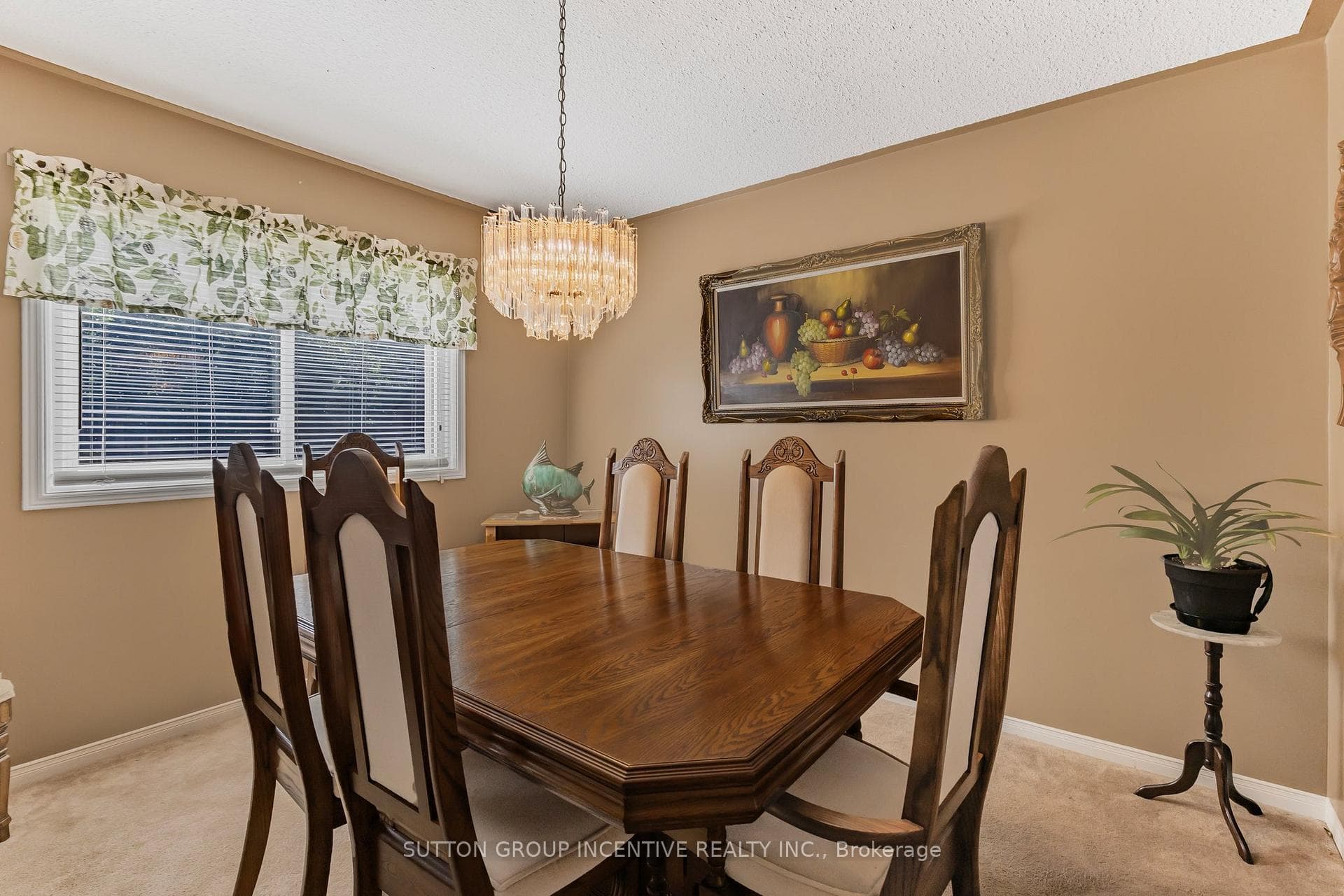 10 Keats Drive photo 20