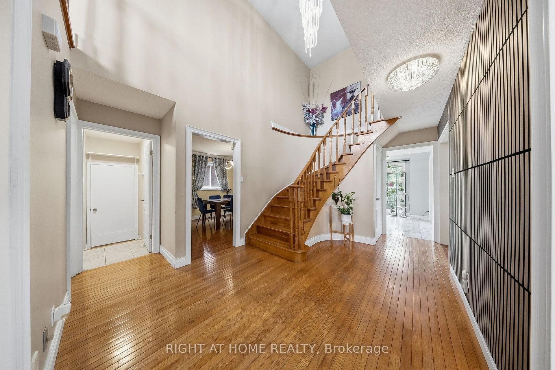 29 Sunforest Drive photo 10