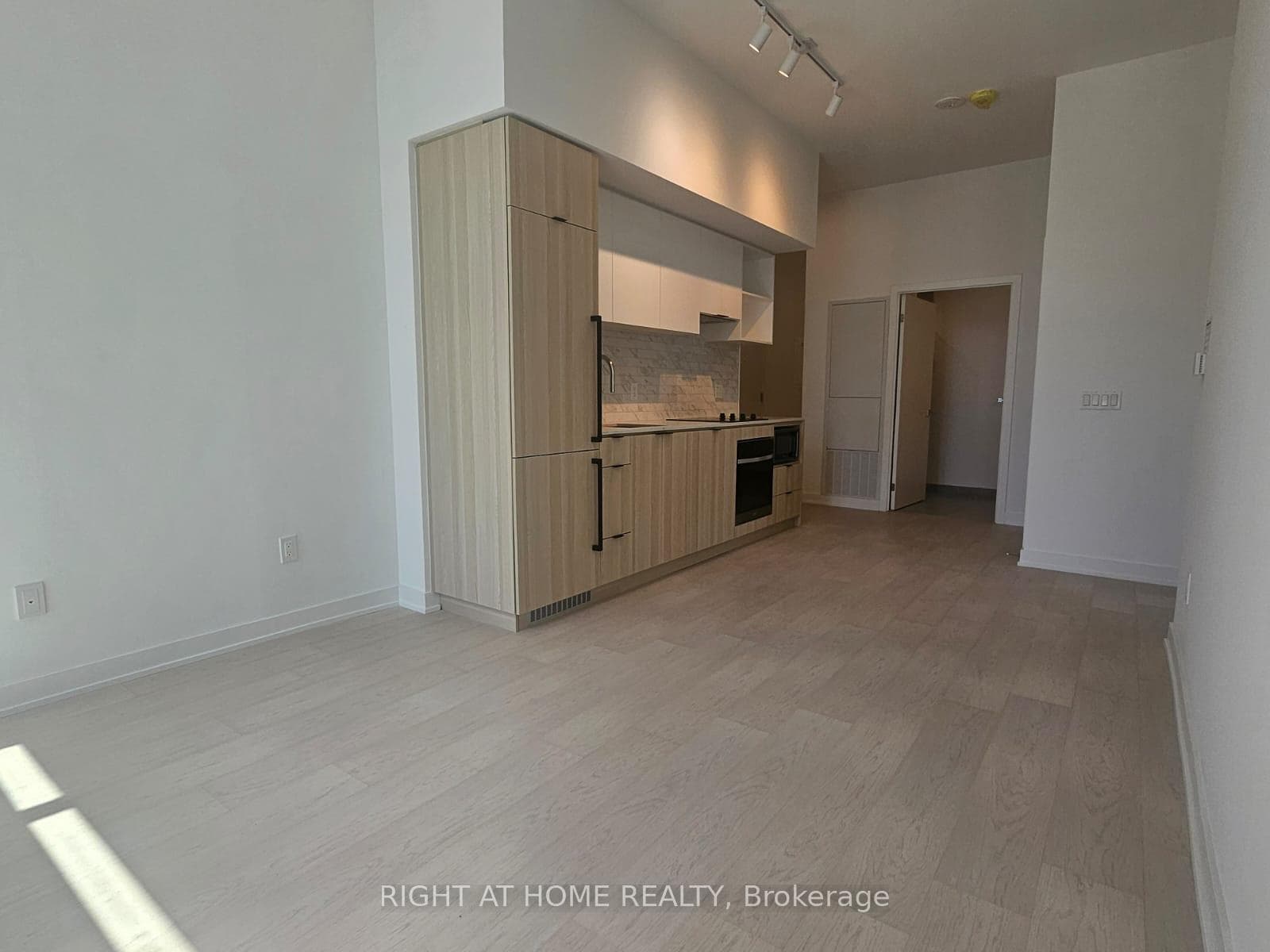 252 Church Street Unit 906 photo 9