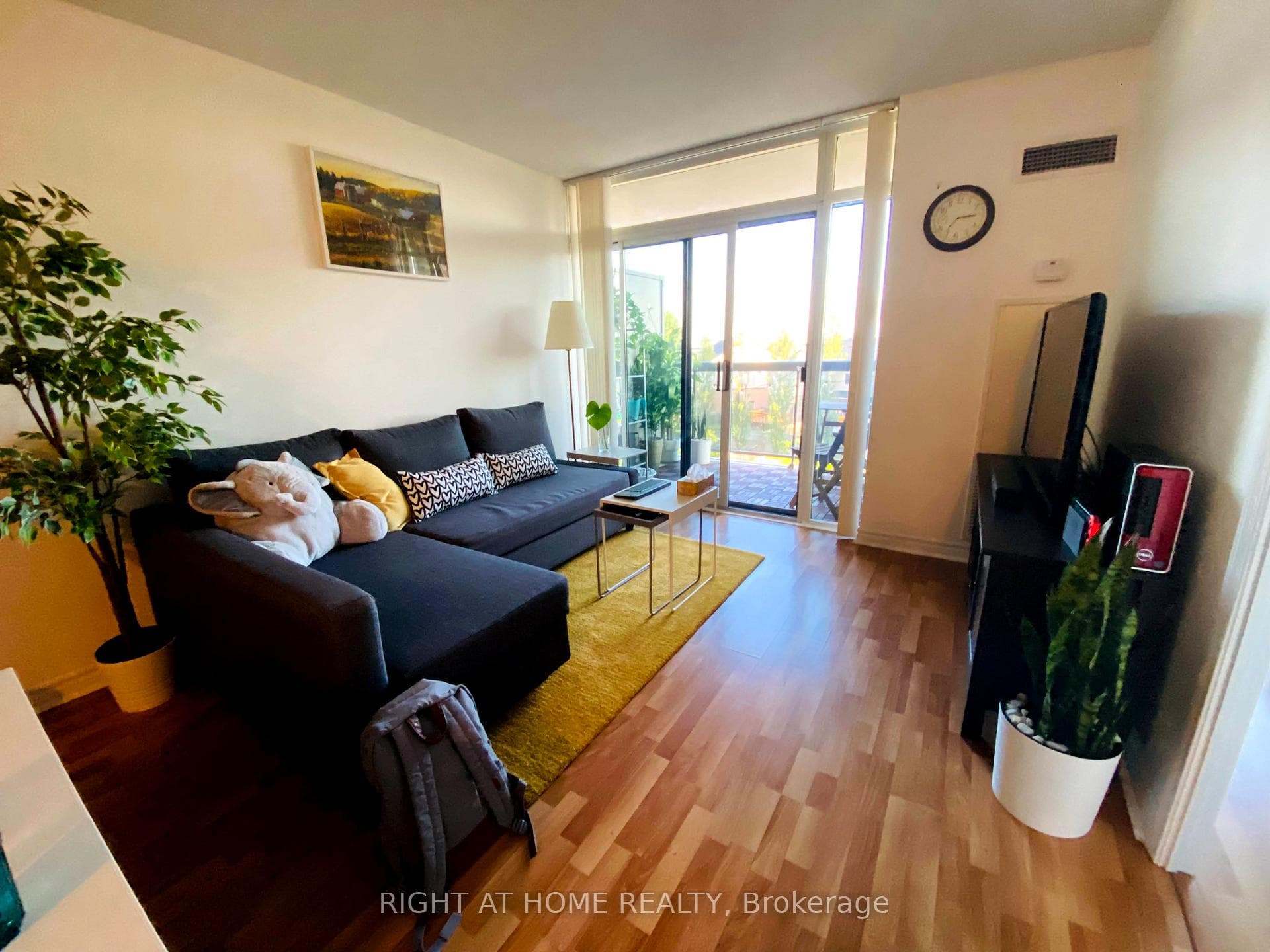 18 Mondeo Drive Unit 329 photo 4