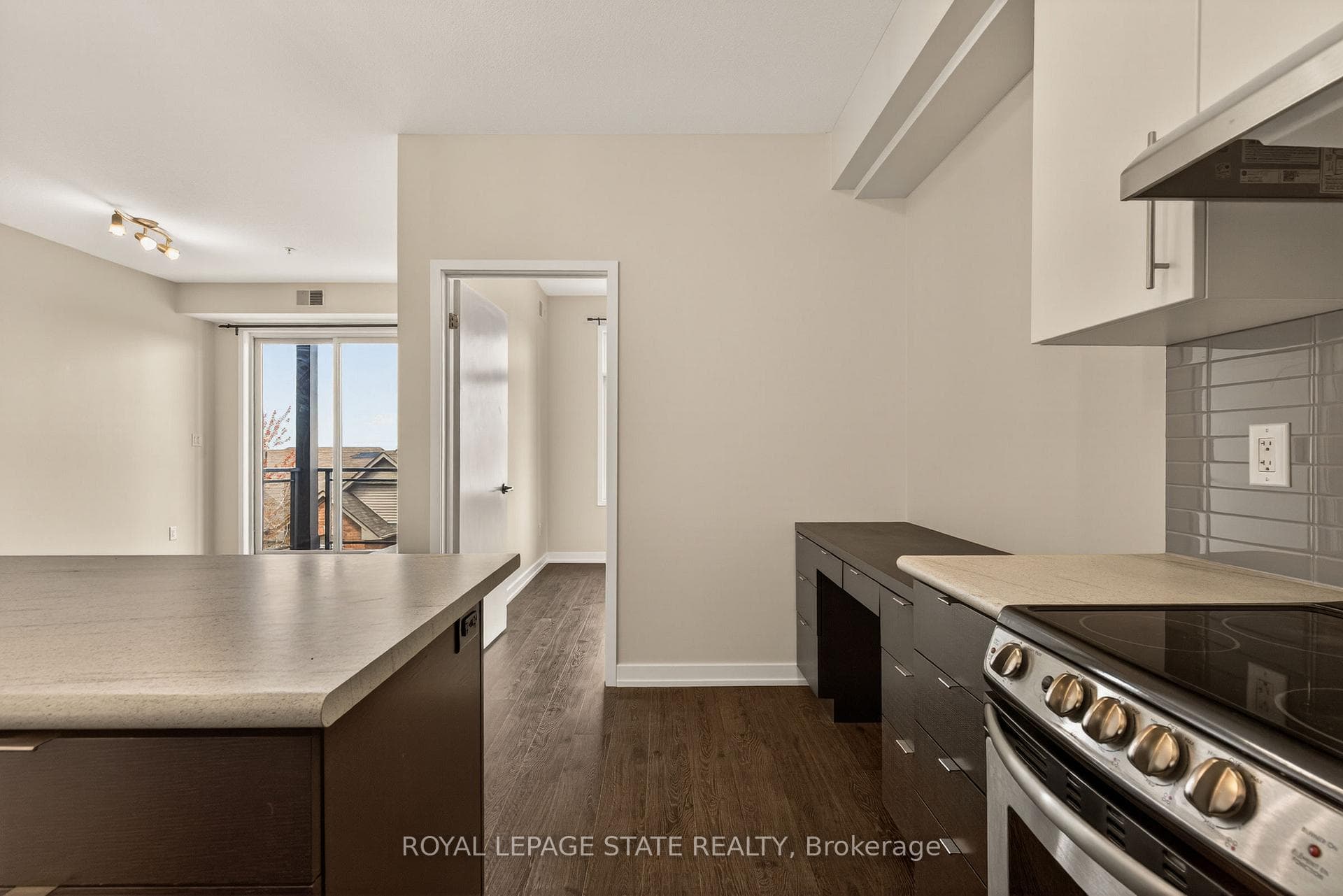 520 North Service Road Unit 308 photo 20