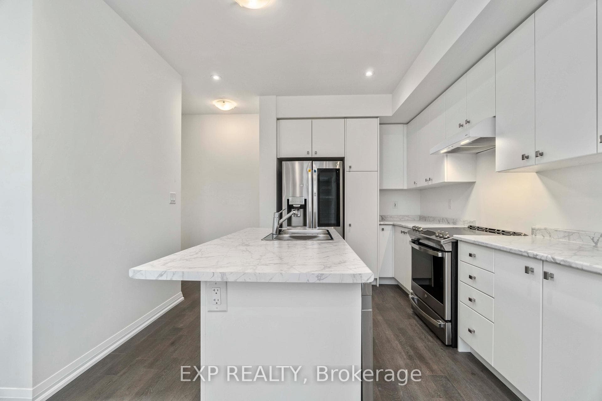 8 Norwich Crescent photo 6