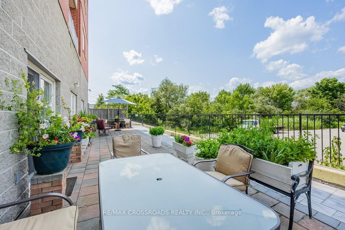 15450 Yonge Street Unit 104 photo 26