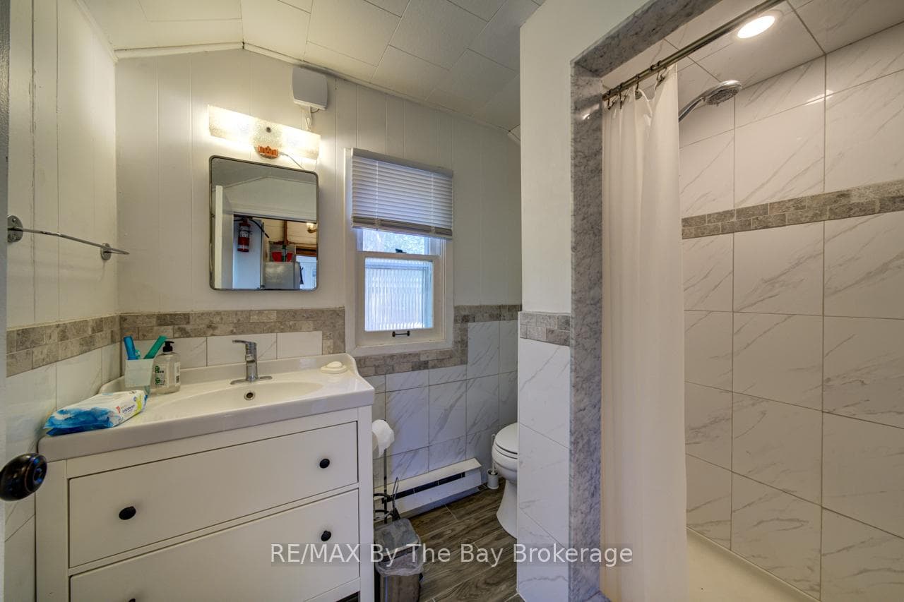 33 17th Street photo 19