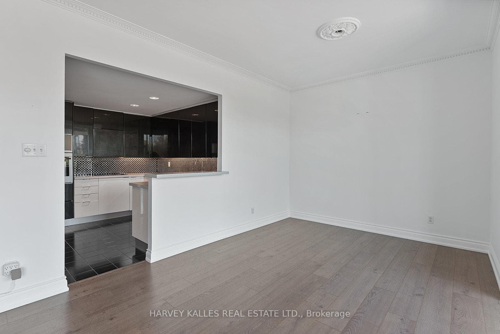 77 Avenue Road Unit 401 photo 12
