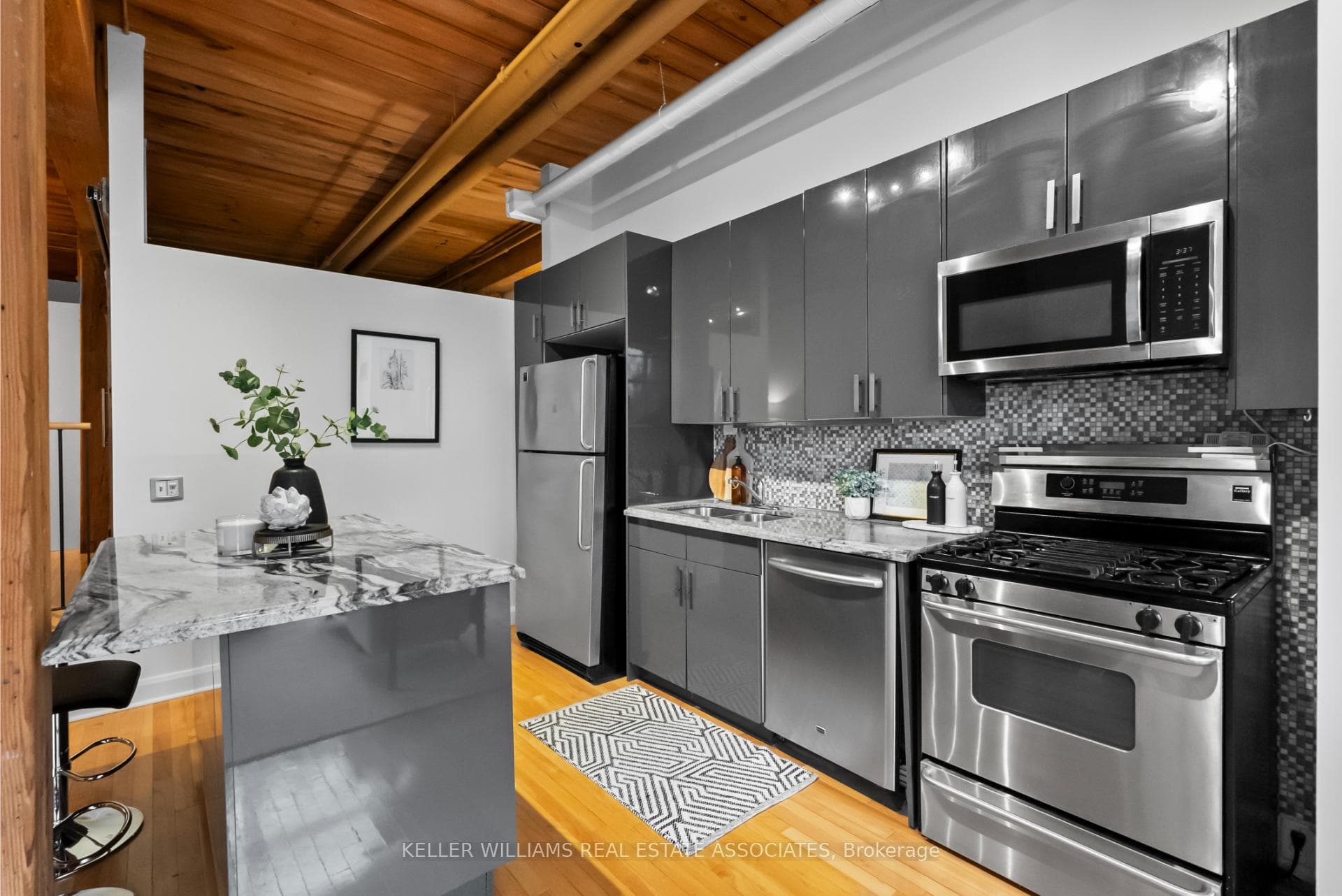 993 Queen Street Unit 113 photo 8