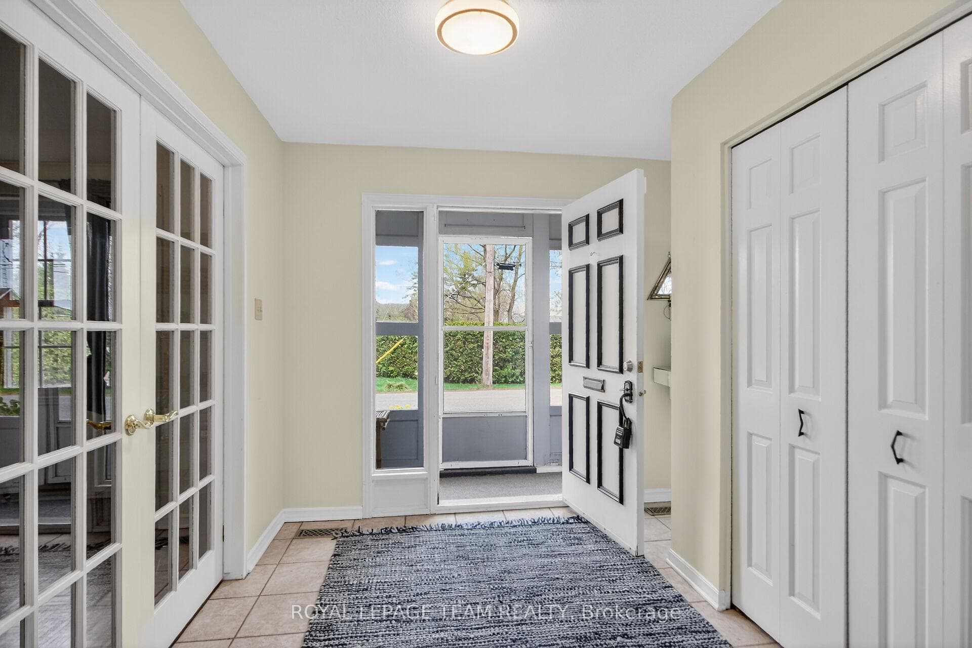 136 James Cummings Avenue photo 8