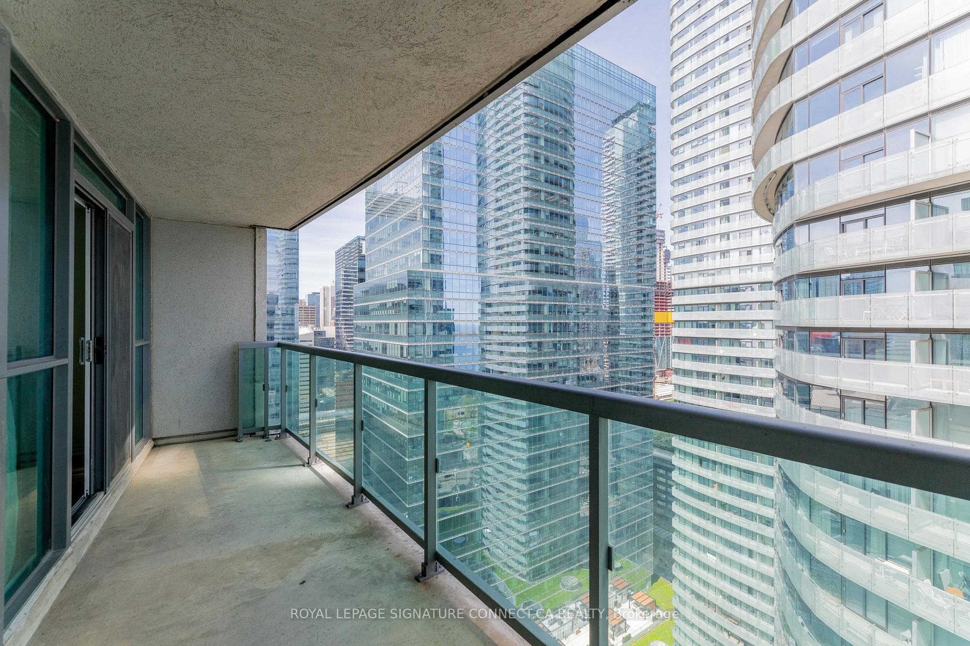 19 Grand Trunk Crescent Unit 3707 photo 17