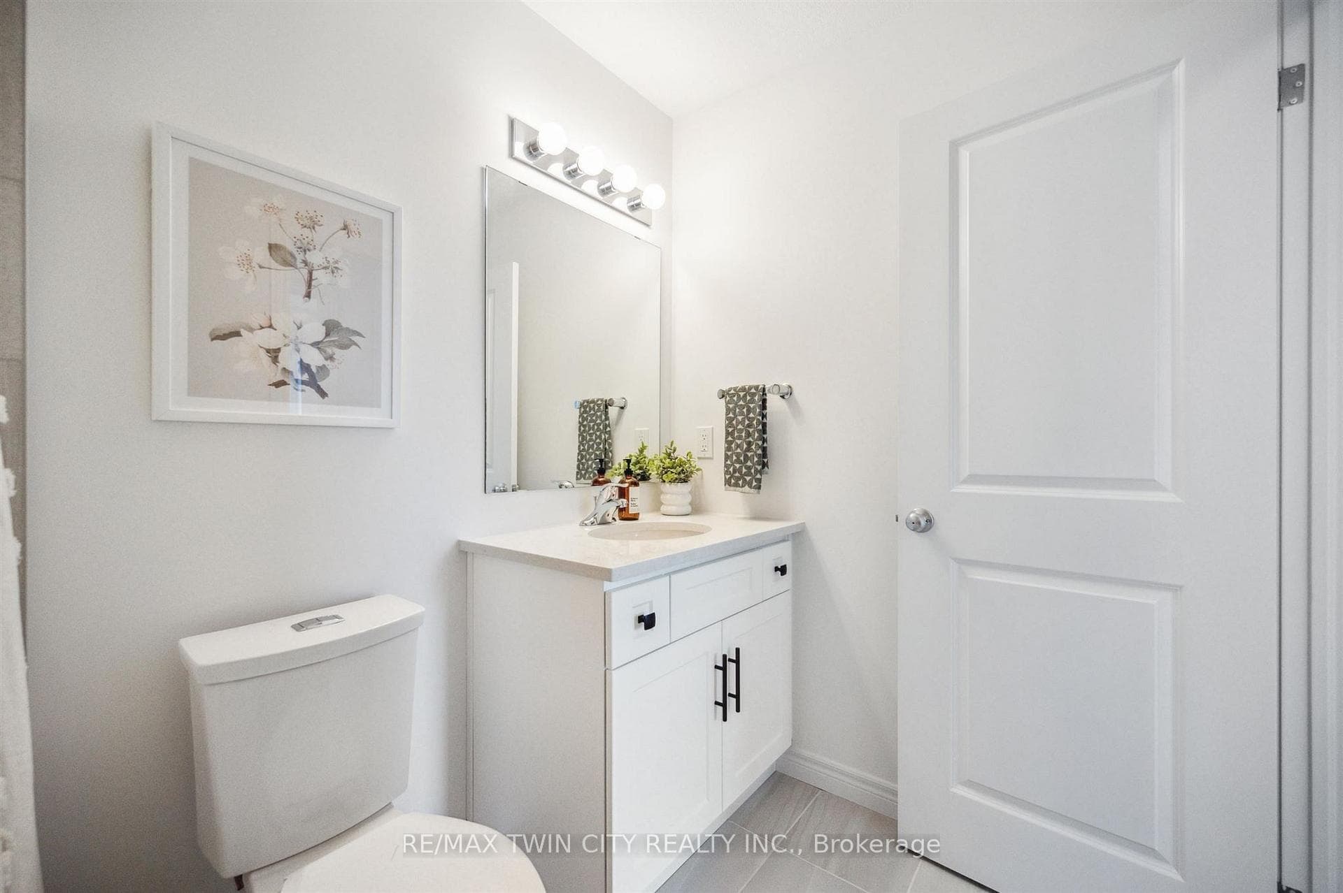 2 Sora Lane photo 32